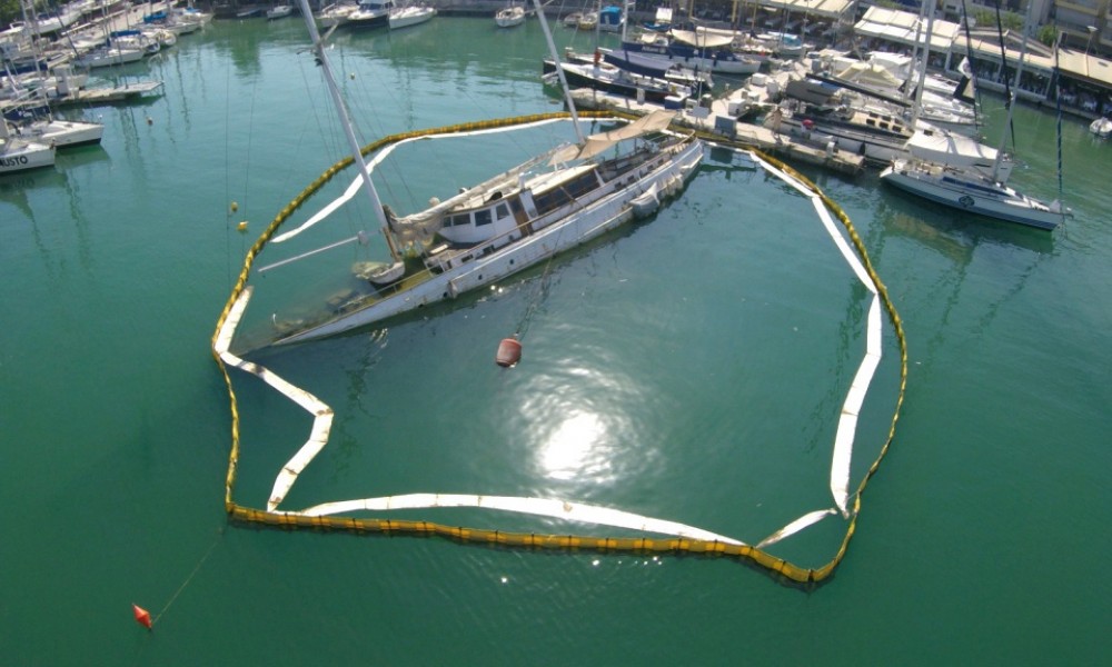 Scorpion Oil Absorbent Roll P-4496 (1m width)